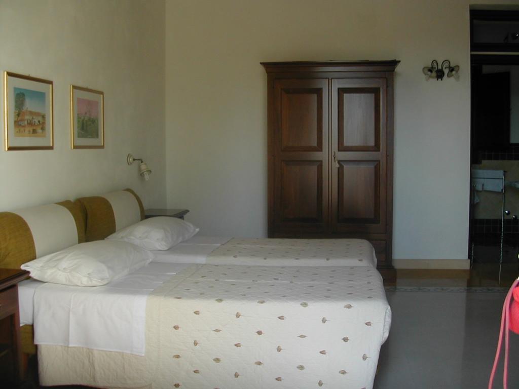 La Taverna Floridia Room photo