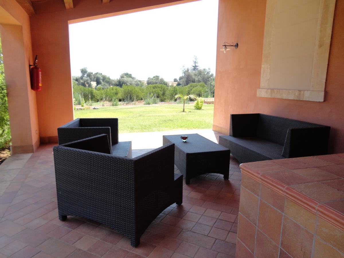 La Taverna Floridia Exterior photo